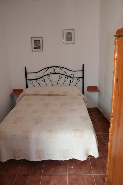 Apartamentos Sierra Del Hacho Montejaque Room photo